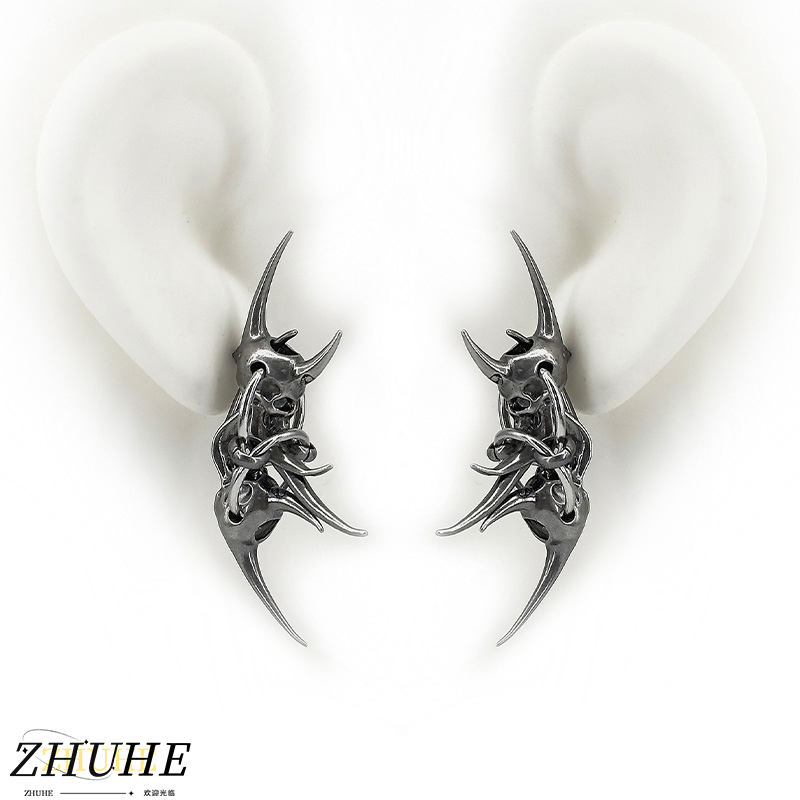 Body Jewelry Goth - Kolczyki w kształcie czaszki z rogami