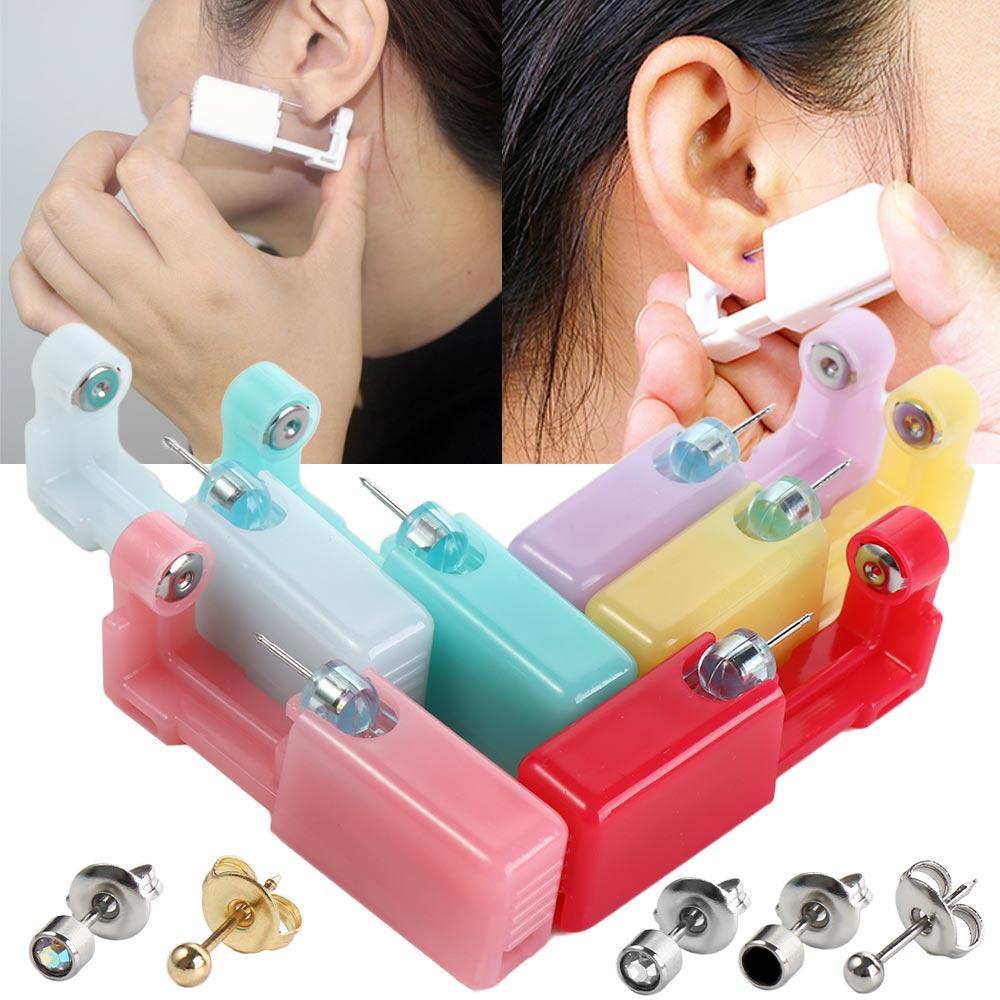 Z kolczykami do uszu sterylny  – Body Jewelry Kit recenzja i cena